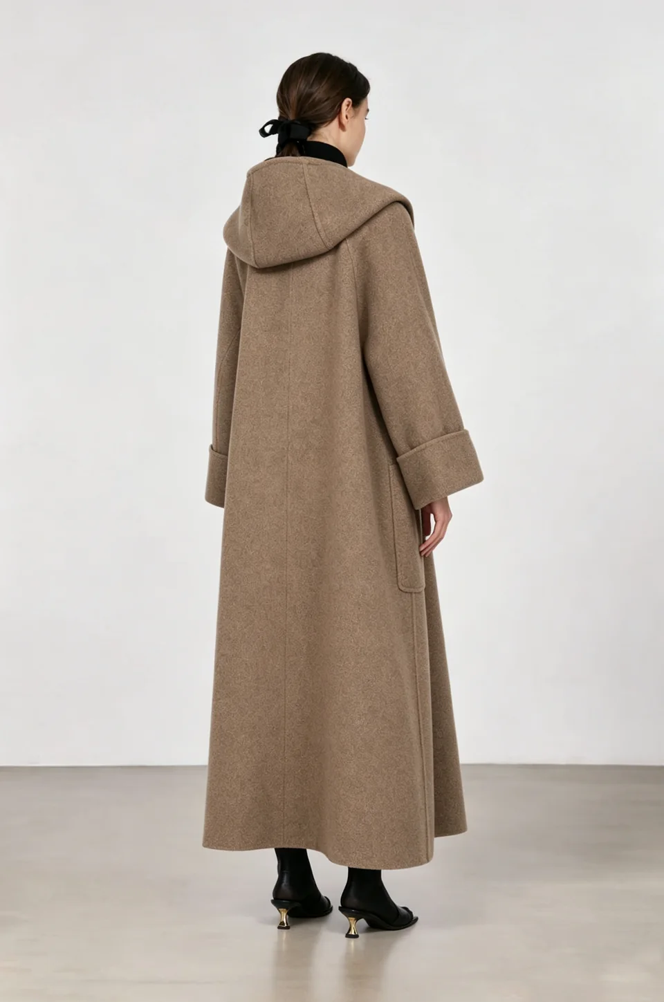 TINGSU style 2607, back on model photograph