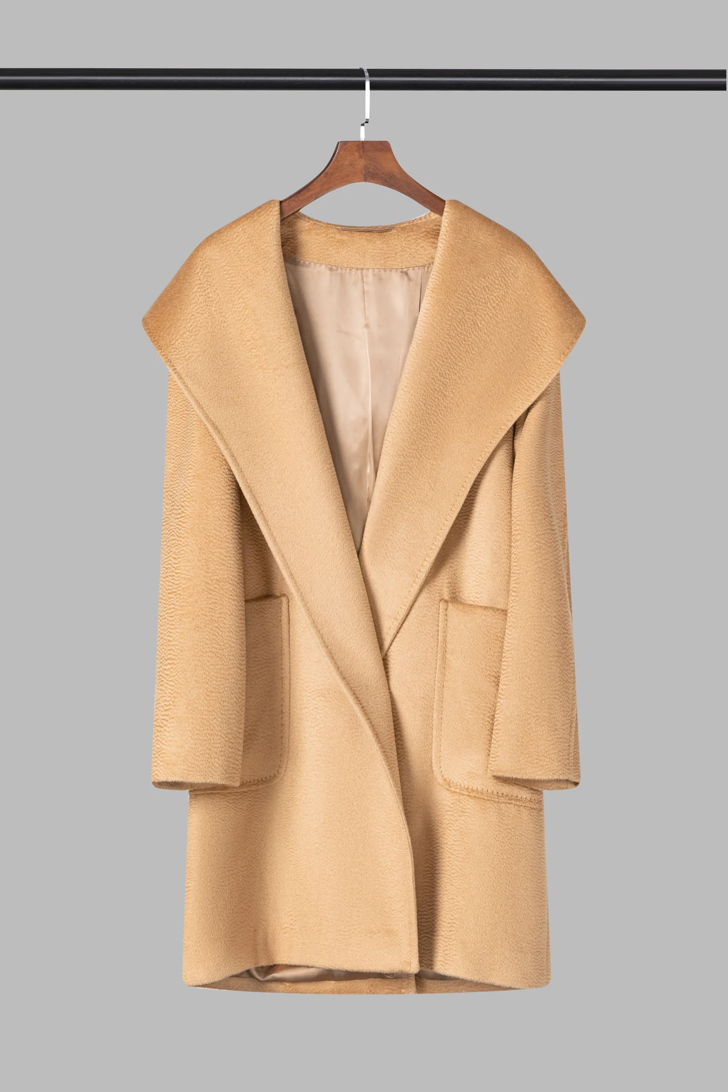 TINGSU style 2609, hooded belted coat, camel photograph