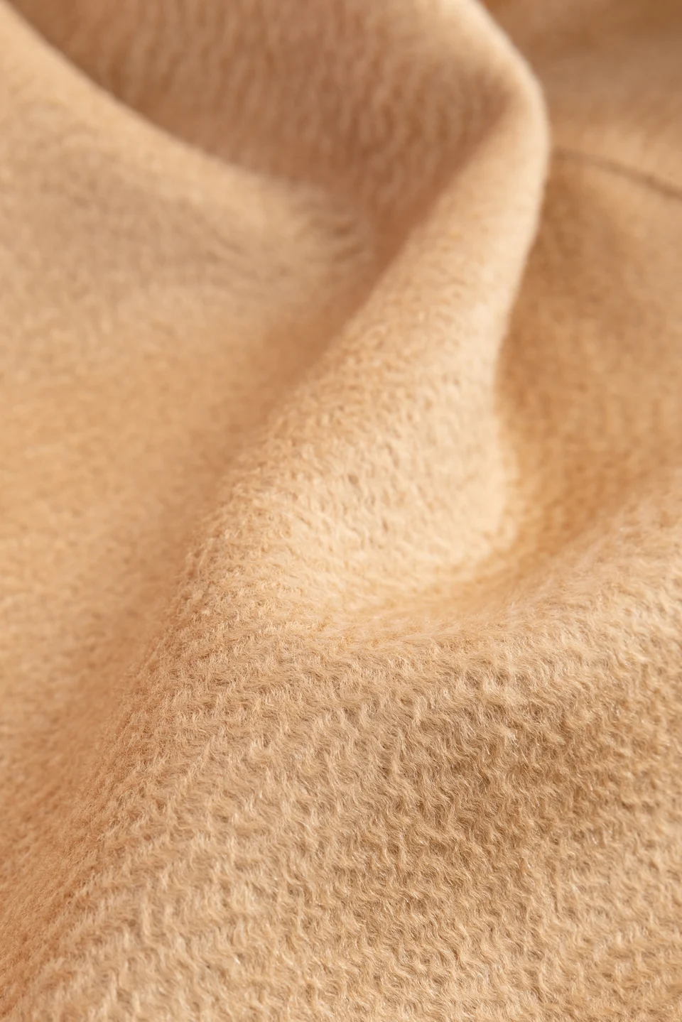 TINGSU style 2609, hooded belted coat, fabric detail photograph