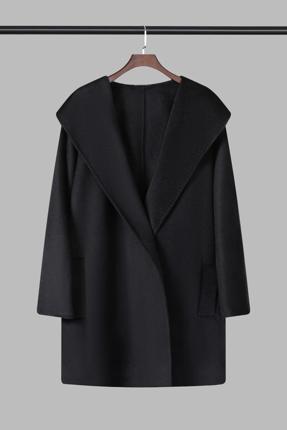 TINGSU style 2611, wide-lapel wrap coat, black photograph